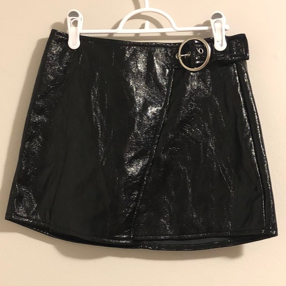 Forever 21 shiny black vinyl wrap mini skirt - Picture 2 of 11